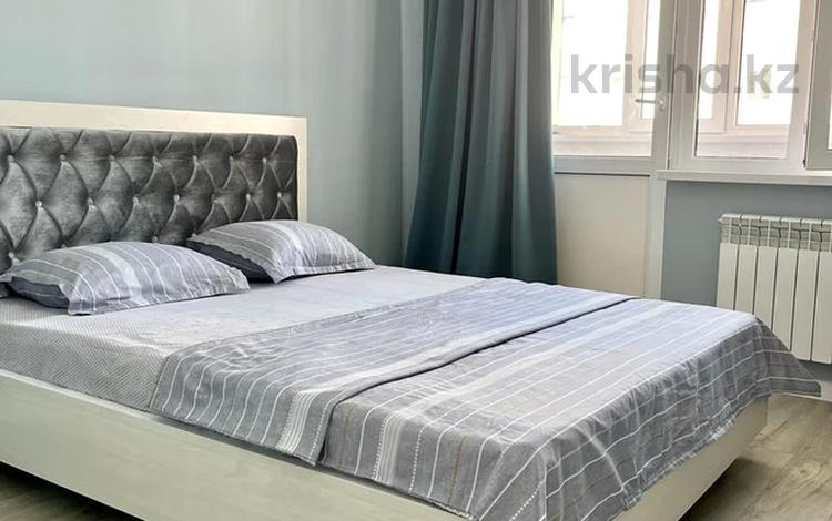2-бөлмелі пәтер · 65 м² · 10/12 қабат, мкр Акбулак, Дарабоз 69 — Момышулы, бағасы: 2 500 〒 в Алматы, Алатауский р-н — фото 2