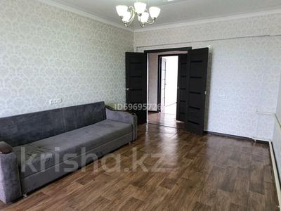 2-бөлмелі пәтер, 60 м², 5/5 қабат, Малай Батыра 94 — Титова, Максима Горького, Аптека, Светофор., бағасы: 12.5 млн 〒 в Шелек