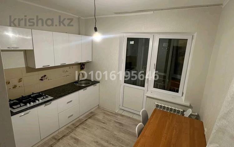 2-бөлмелі пәтер · 56 м² · 7/9 қабат, 4 ш/а, Айталиева 12 — 31 школа, бағасы: 180 000 ₸ в Уральске, мкр 4 — фото 2