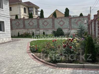 Отдельный дом · 5 комнат · 200 м² · 10 сот., мкр Калкаман-3 — Шаляпина Нурпеисова за 1.3 млн ₸ в Алматы, Наурызбайский р-н