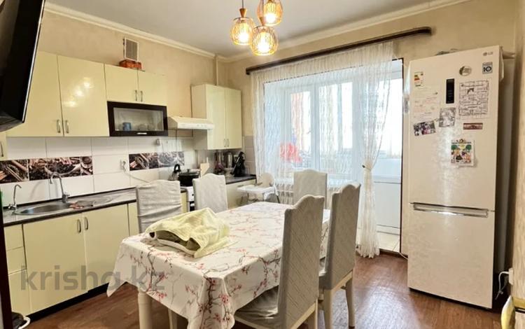 3-бөлмелі пәтер · 93 м² · 3/10 қабат, Алтын орда ш/а., бағасы: 36 млн ₸ в Актобе, мкр. Алтын орда — фото 2