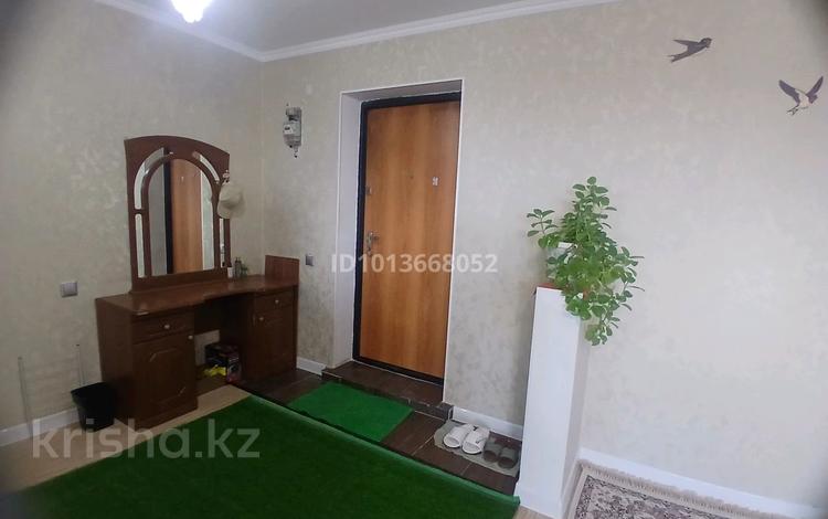 2-бөлмелі пәтер · 60 м² · 10/11 қабат, мкр 12 20, бағасы: 12 000 ₸ в Актобе — фото 3