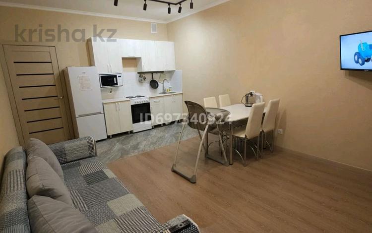 2-комнатная квартира · 50 м² · 18/22 этаж, Бектурова 4/6 — Аренда от 14 дней и дольше. Центр левого берега.ХанШатыр за 360 000 ₸ в Астане, Есильский р-н — фото 2