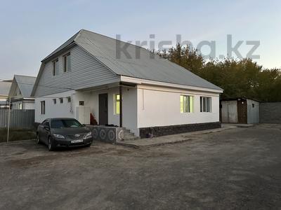 Отдельный дом · 4 комнаты · 294 м² · 8 сот., Карасайский район, село Уштерек 65 за 25.5 млн 〒 в Каскелене