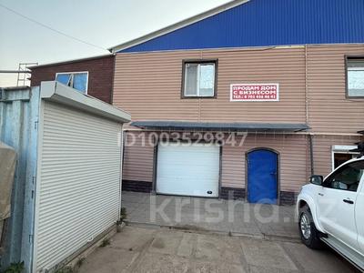 Отдельный дом · 4 комнаты · 300 м² · 7 сот., Мазамбет акына 17 — Магазин Амелия за 75 млн ₸ в Уральске