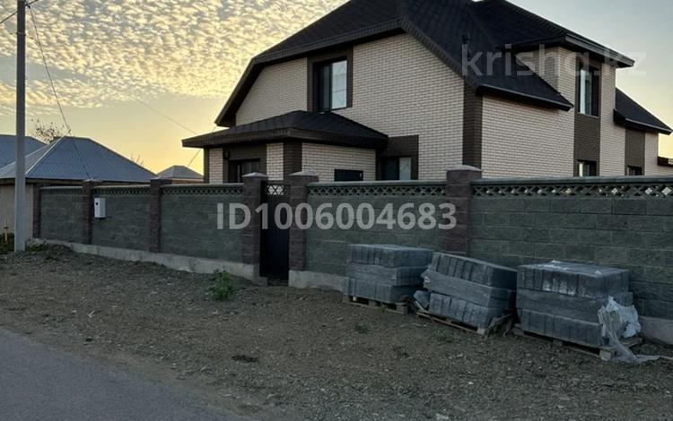 Часть дома · 4 комнаты · 231 м² · 15 сот., Алтынсарина 35 — 3 массив за 105 млн 〒 в Жибек Жолы — фото 2