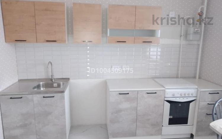 1-комнатная квартира · 47 м² · 2/5 этаж, мкр. Алтын орда — 80 школа за 125 000 ₸ в Актобе — фото 2