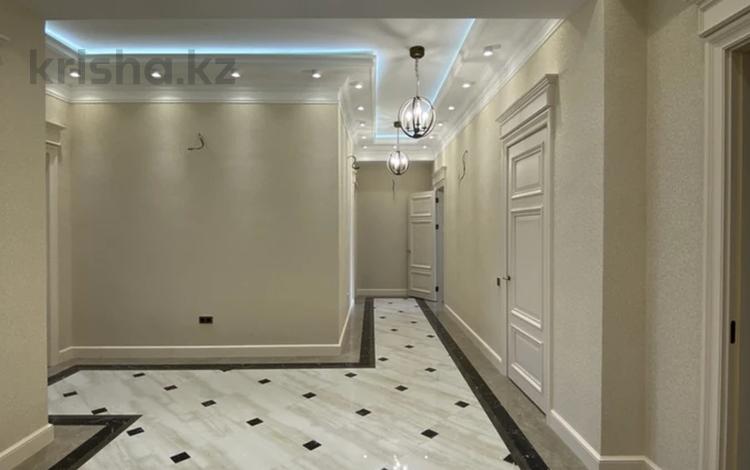 4-комнатная квартира · 270 м² · 5/6 этаж, Бокейхана 14/1 за 279 млн 〒 в Астане, Есильский р-н — фото 22
