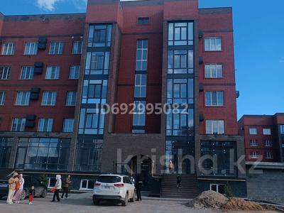 2-комнатная квартира, 80.9 м², 2/5 этаж, мкр. Алтын орда 52/Г кор 1 за 22 млн 〒 в Актобе, мкр. Алтын орда