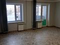 Свободное назначение, офисы, кабинеты и рабочие места, студии · 90 м² за 380 000 ₸ в Астане, Есильский р-н — фото 2