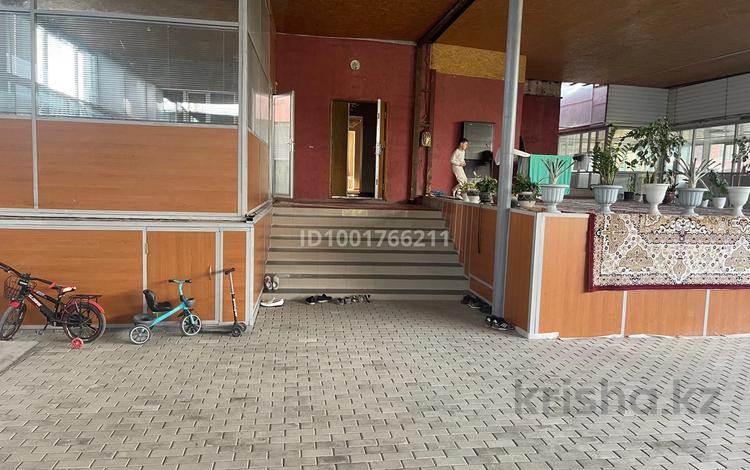 Отдельный дом · 9 комнат · 400 м² · 12 сот., мкр Акбулак 13 — Рыскулова шарипова за 3 млн ₸ в Алматы, Алатауский р-н — фото 2
