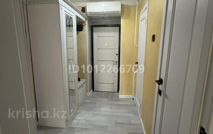 2-бөлмелі пәтер · 49 м² · 2/5 қабат, 4-й мкр 44, бағасы: 15 млн ₸ в Актау — фото 2