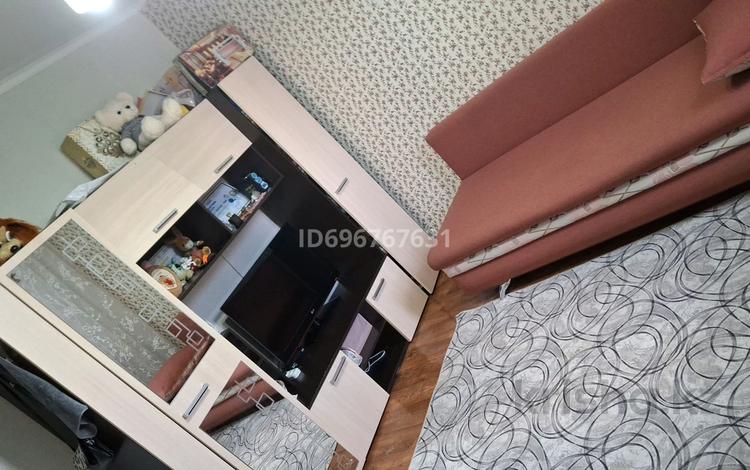 1-бөлмелі пәтер · 14 м² · 8/9 қабат, Абая 102 — Напротив универмага, бағасы: 3.5 млн ₸ в Уральске — фото 2