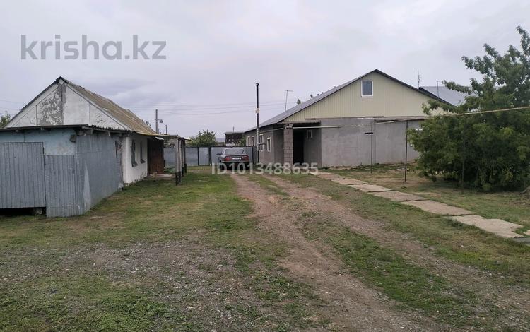 Отдельный дом · 7 комнат · 200 м² · 30 сот., Тауелсиздик 14 — Шугыла за 15 млн ₸ в Новой жизни — фото 2