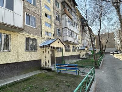 2-комнатная квартира · 50 м² · 2/5 этаж, 6 мкр 18 за 90 000 〒 в Таразе