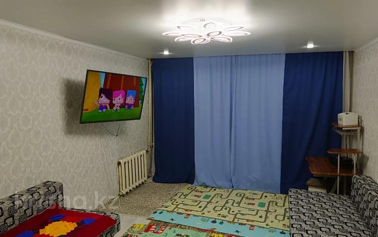 3-комнатная квартира, 60.2 м², 1/3 этаж, Аюченко за 19 млн 〒 в Семее — фото 2