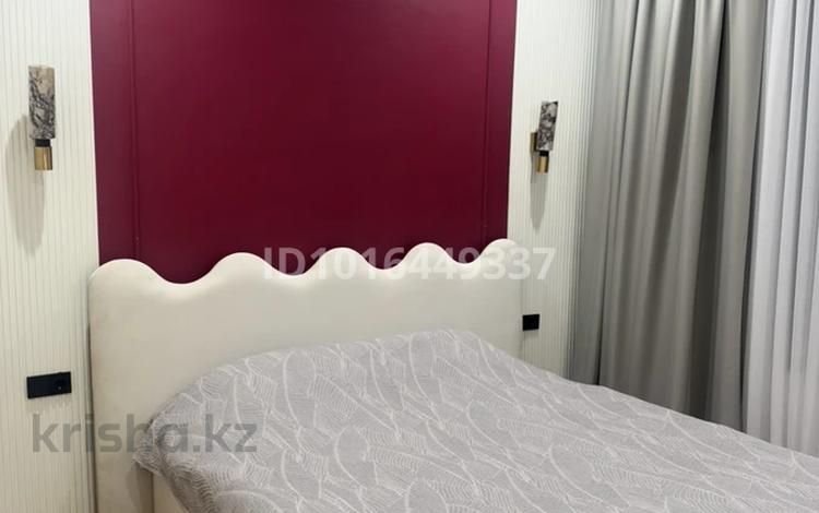 2-комнатная квартира · 70 м² · 8/9 этаж, Букетова 50/3 за 350 000 ₸ в Караганде, Казыбек би р-н — фото 2