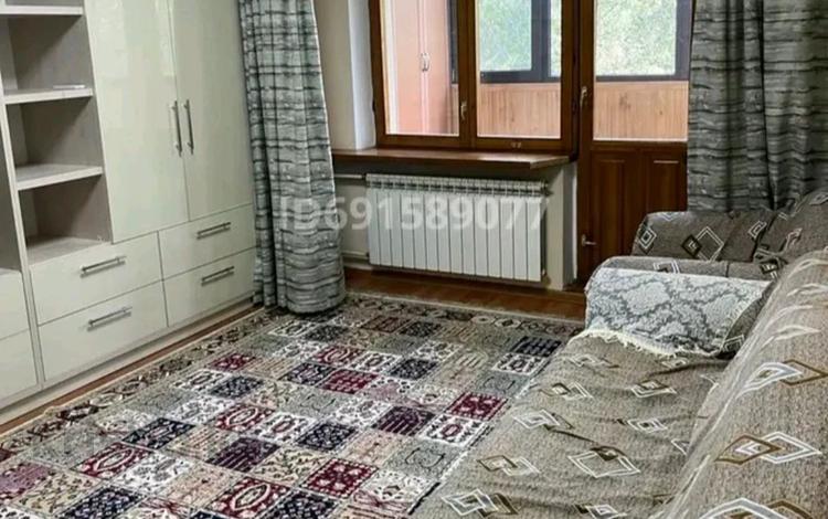 3-комнатная квартира, 68 м², 2/9 этаж помесячно, Жибек жолы за 350 000 〒 в Алматы, Медеуский р-н — фото 2