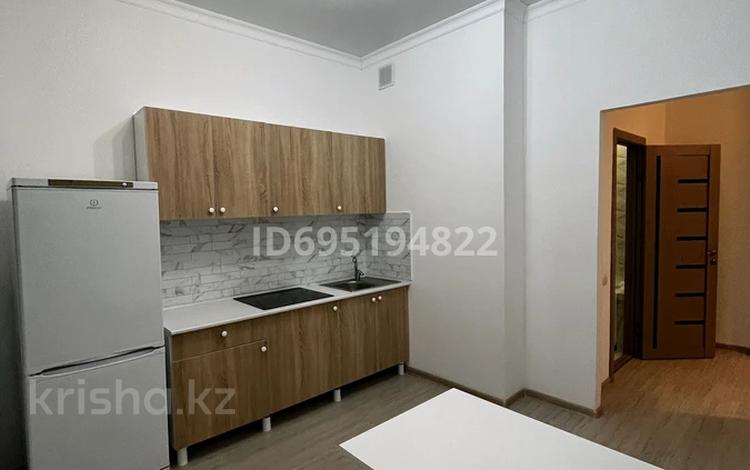 1-комнатная квартира, 40 м², 3 этаж помесячно, E-10 9