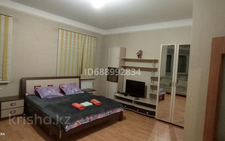 1-комнатная квартира · 57 м² · 4/16 этаж, Валиханова 12 — ТД Жаннур за 2 000 〒 в Астане, р-н Байконур — фото 2