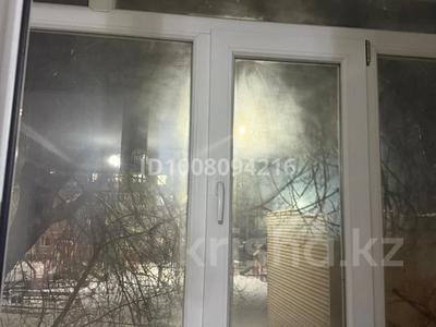 2-комнатная квартира · 44 м² · 2/5 этаж, Майкудук, Восток-1 ш/а. 10 — Жанында орналасқан2мектеп бала бақша поликлиника торговый дом бар за 15 млн 〒 в Караганде, Алихана Бокейханова р-н