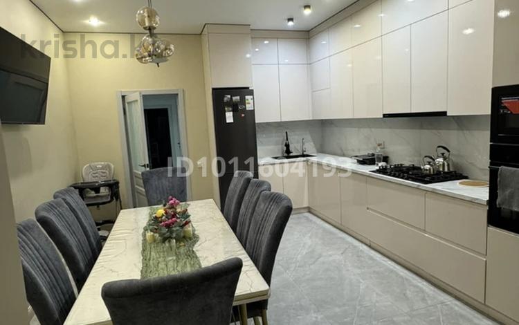 4-бөлмелі пәтер · 150 м² · 5/5 қабат, Неусыпова 57 — Парка кирова, бағасы: 500 000 ₸ в Уральске — фото 2