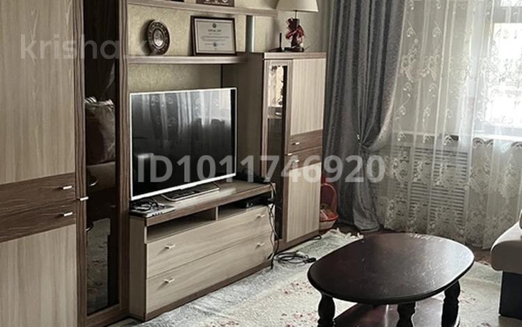 4-бөлмелі пәтер · 80 м² · 4/5 қабат, Шакирова 10 — Астана садик, школа Жибек жолы, Вокзал, бағасы: 27 млн ₸ в Шу — фото 2