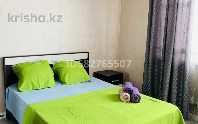 2-комнатная квартира · 72 м² · 7/13 этаж, мкр Аксай-5, Садуакасова 3 Б за 18 000 〒 в Алматы, Ауэзовский р-н — фото 2