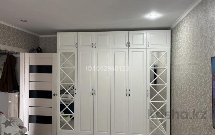 1-комнатная квартира · 38 м² · 7/9 этаж, 5 мкр 31 за 400 000 ₸ в Аксае — фото 2