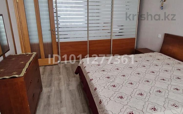 3-бөлмелі пәтер · 93 м² · 3/9 қабат, мкр Юго-Восток, Шахтеров 31а, бағасы: 45 млн ₸ в Караганде, Казыбек би р-н — фото 2