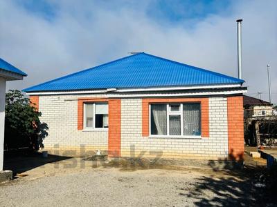 Отдельный дом · 3 комнаты · 85 м² · 6 сот., Буровик за 23 млн ₸ в Актобе, мкр Акжар