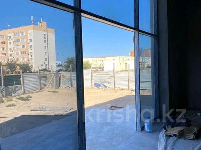 Магазины и бутики, азс, автосервисы и автомойки, общепит, бани, гостиницы и зоны отдыха, медцентры и аптеки, образование, развлечения · 816.4 м² за 3 млн 〒 в Актау, 32Б мкр