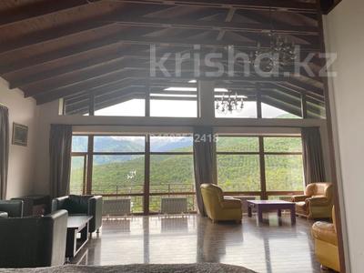 Отдельный дом · 2 комнаты · 240 м², мкр Карагайлы 691а — Олейникова 691а за 1.3 млн 〒 в Алматы, Наурызбайский р-н