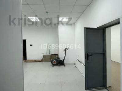Свободное назначение, офисы, магазины и бутики, склады, общепит, салоны красоты · 48.3 м² за 170 000 ₸ в Астане, Нура р-н