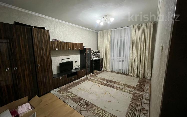 1-комнатная квартира · 42 м² · 3/5 этаж, мкр Айнабулак-3 158 за 170 000 ₸ в Алматы, Жетысуский р-н — фото 2