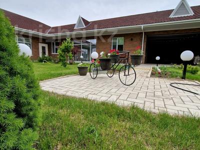 Отдельный дом · 6 комнат · 280 м² · 9 сот., Самал 3 за 125 млн 〒 в Уральске