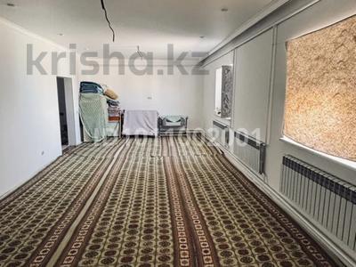 Жеке үй · 4 бөлме · 192 м² · 10 жүзд., Хазар 3 43 — Жол бойында, бағасы: 18 млн ₸ в Батыре