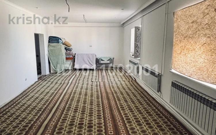 Отдельный дом · 4 комнаты · 192 м² · 10 сот., Хазар 3 43 — Жол бойында за 18 млн ₸ в Батыре — фото 2