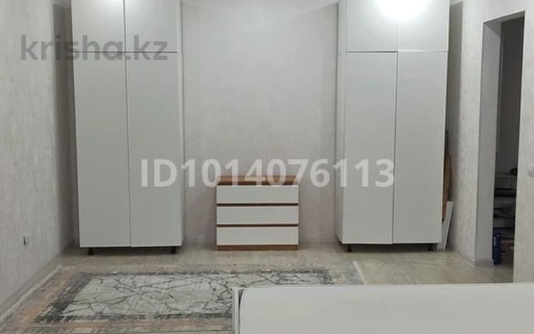 1-бөлмелі пәтер · 57 м² · 3/5 қабат, Қонаев ш/а., Кеменгер 49, бағасы: 21.5 млн ₸ в Уральске, мкр Кунаева — фото 2