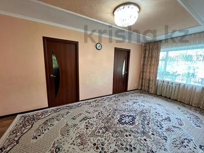 4-комнатная квартира, 62.6 м², 4/5 этаж, 13 микрорайон за 15.5 млн 〒 в Караганде, Алихана Бокейханова р-н
