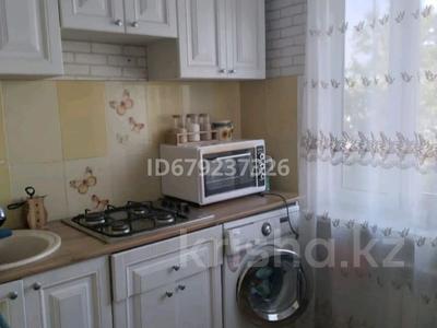 Продажа квартир в Карагандинской обл.: 3-комнатная квартира, 57 м², 5/5 этаж, проспект Нуркен Абдирова 6 — ЦУМ-Абзал за 22 млн 〒 3-комнатная квартира, 57 м², 5/5 этаж, проспект Нуркен Абдирова 6 — ЦУМ-Абзал за 22 млн 〒 в Караганде, Казыбек би р-н