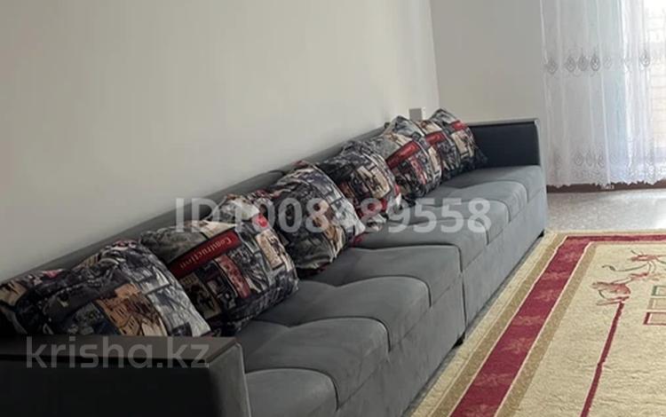 1-комнатная квартира · 68 м² · 2/9 этаж, Ладожская — Камзина-ладожская за 150 000 ₸ в Павлодаре — фото 2