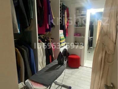 3-комнатная квартира · 70 м² · 5/5 этаж, Гани Иляева 111В — Пересение улиц Иляева и Акпан Батыра, прям на углу дом за 29 млн ₸ в Шымкенте, Аль-Фарабийский р-н