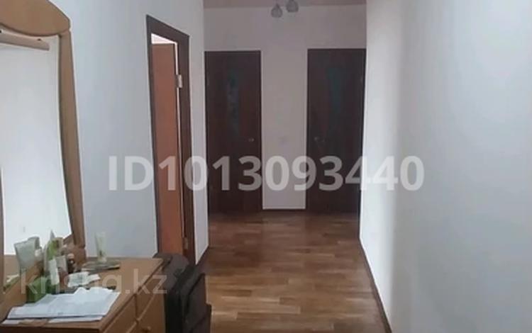 2-комнатная квартира · 63.6 м² · 5/5 этаж, мкр. Алмагуль 33 — Беймбет Майлин за 23 млн ₸ в Атырау — фото 2