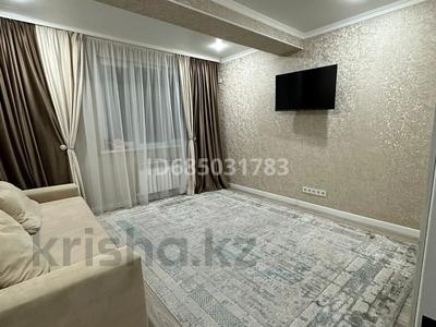 2-комнатная квартира, 52 м², 2/5 этаж помесячно, Халиуллина 172 к1 за 250 000 〒 в Алматы