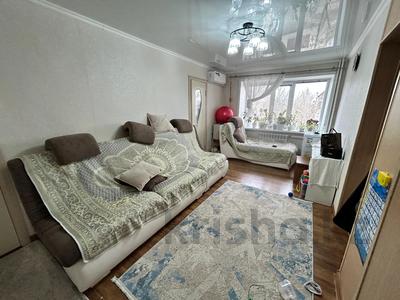 2-комнатная квартира · 43 м² · 4/5 этаж, Майкудук, 12й микрорайон за 10 млн ₸ в Караганде, Алихана Бокейханова р-н