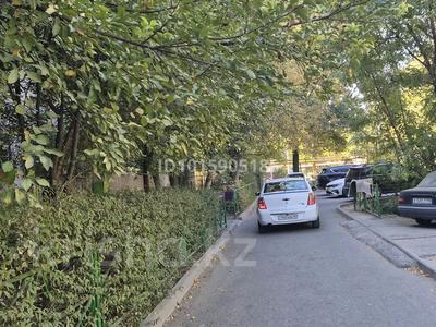 2-комнатная квартира · 44 м² · 4/5 этаж, 8-й микрорайон 27 — Октябрьская за 26.5 млн ₸ в Шымкенте, Туран р-н