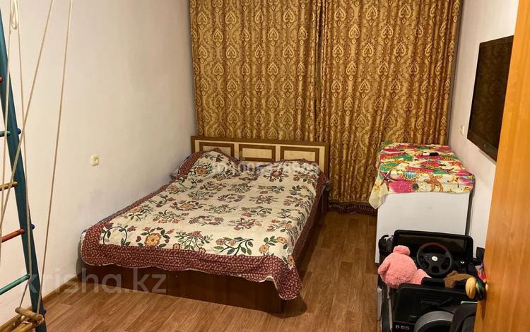 4-бөлмелі пәтер · 90 м² · 5/5 қабат, Пришахтинск, 21й микрорайон 97, бағасы: 17 млн ₸ в Караганде, Алихана Бокейханова р-н — фото 2