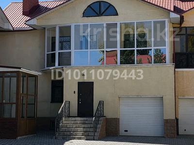5-комнатная квартира · 250 м² · 3/3 этаж, М.Ауэзова — Московская, Молдагуловой за 123 млн ₸ в Астане, Сарыарка р-н