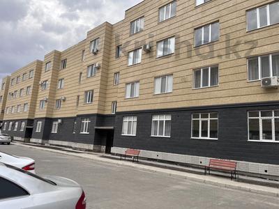 2-комнатная квартира · 68 м² · 4/4 этаж, мкр Лесхоз, Жарык 14 за 14 млн 〒 в Атырау